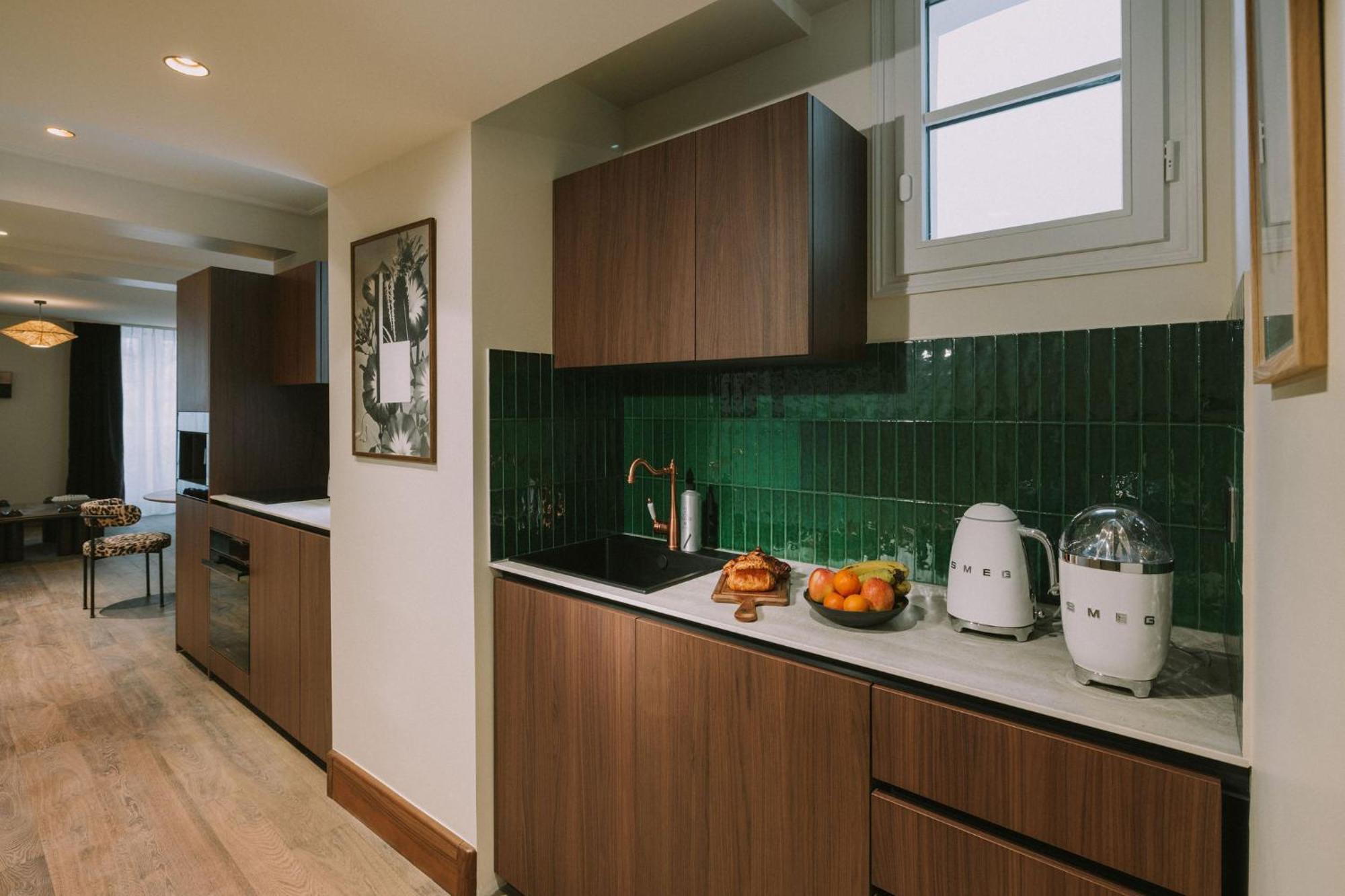 Отель 1.75 Paris La Treve Экстерьер фото